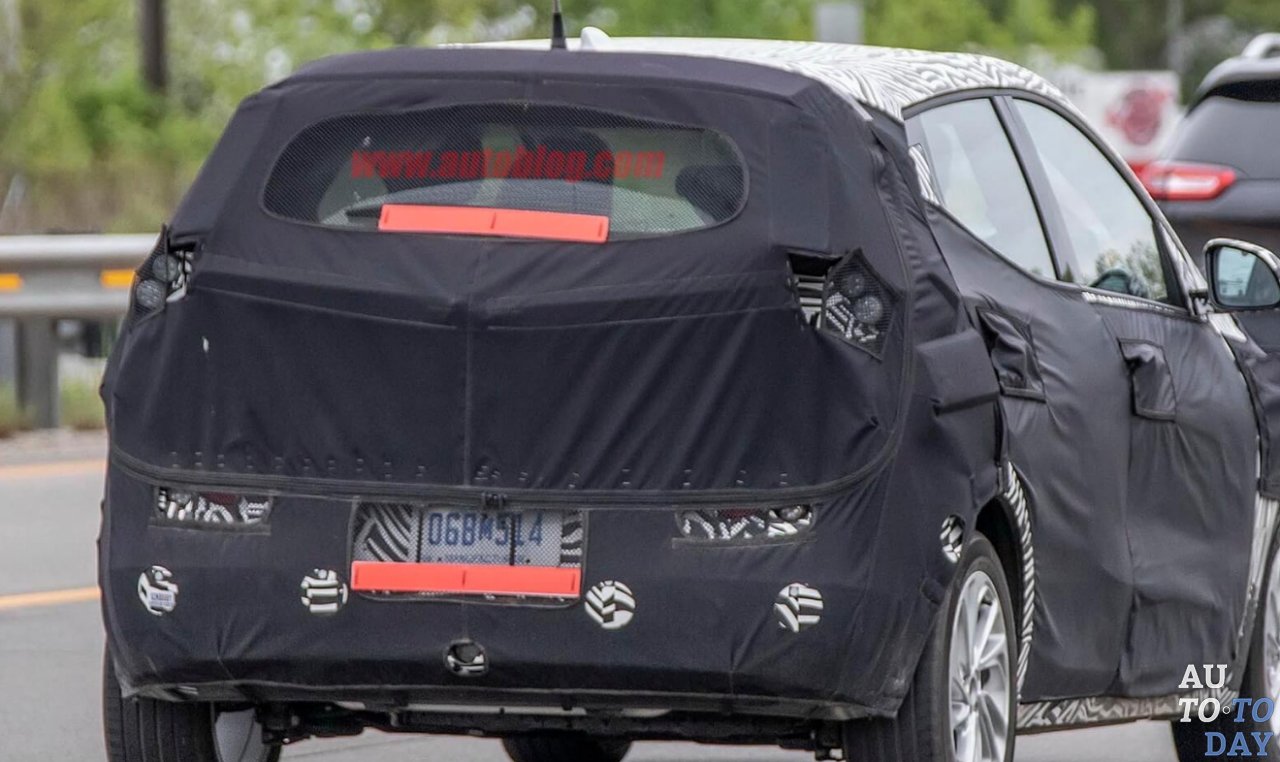 Chevrolet готовит электрический кроссовер Chevrolet готовит электрический кроссовер