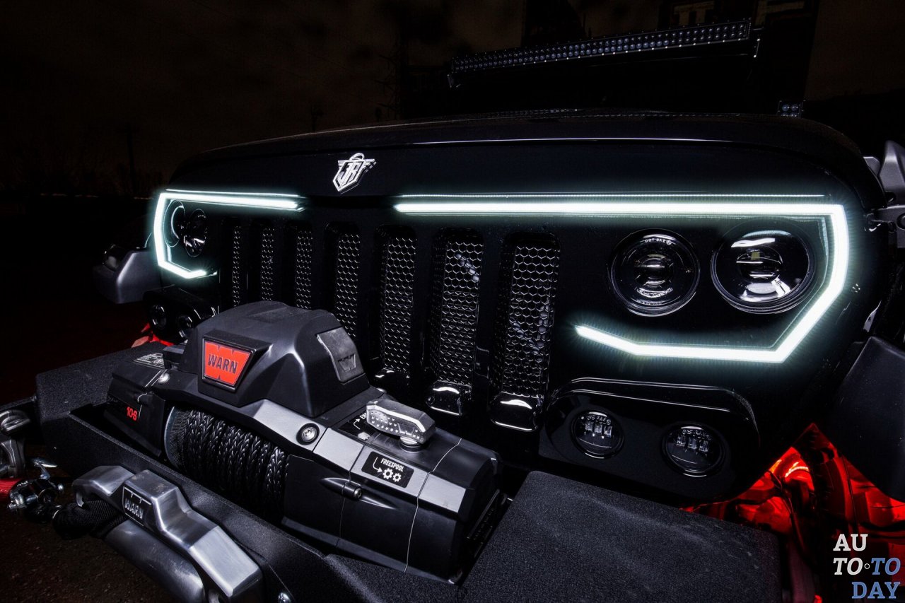 Jeep Wrangler становится ещё ярче со светодиодной решёткой Jeep Wrangler становится ещё ярче со светодиодной решёткой
