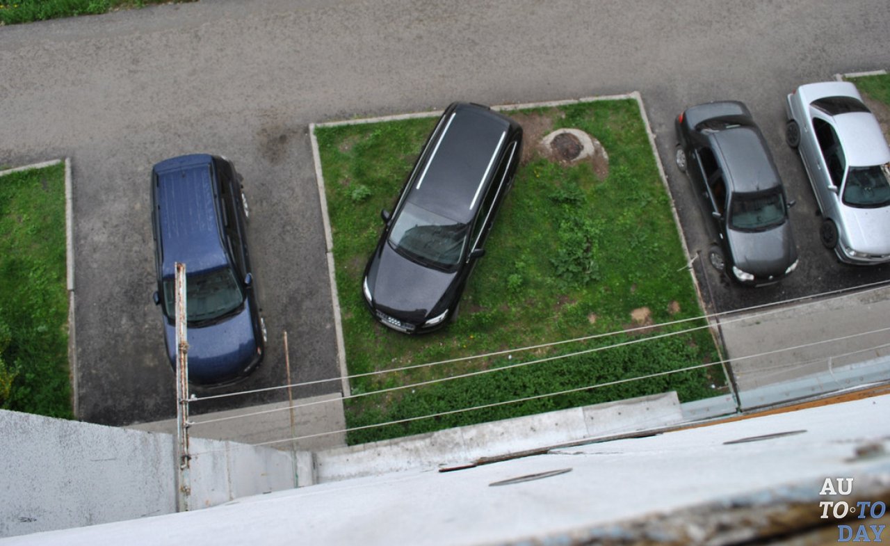 Парковка на газоне Парковка на газоне