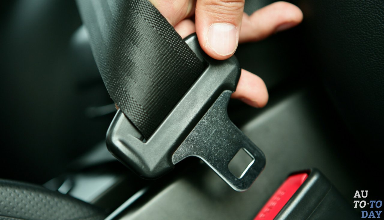 Ремни безопасности в машине Ремни безопасности в машине