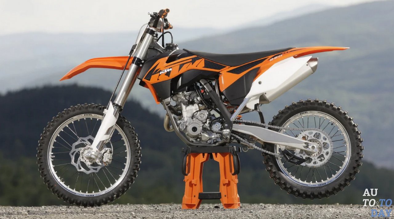 Кроссовый мотоцикл