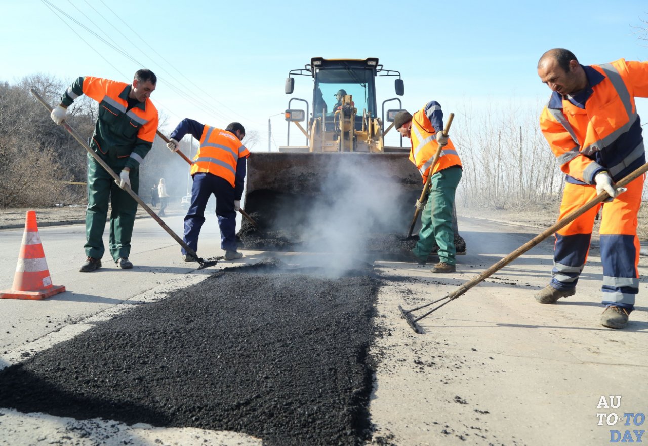 «Укравтодор» разрабатывает пятилетнюю программу ремонта автодорог за 500 млрд. гривен «Укравтодор» разрабатывает пятилетнюю программу ремонта автодорог за 500 млрд. гривен