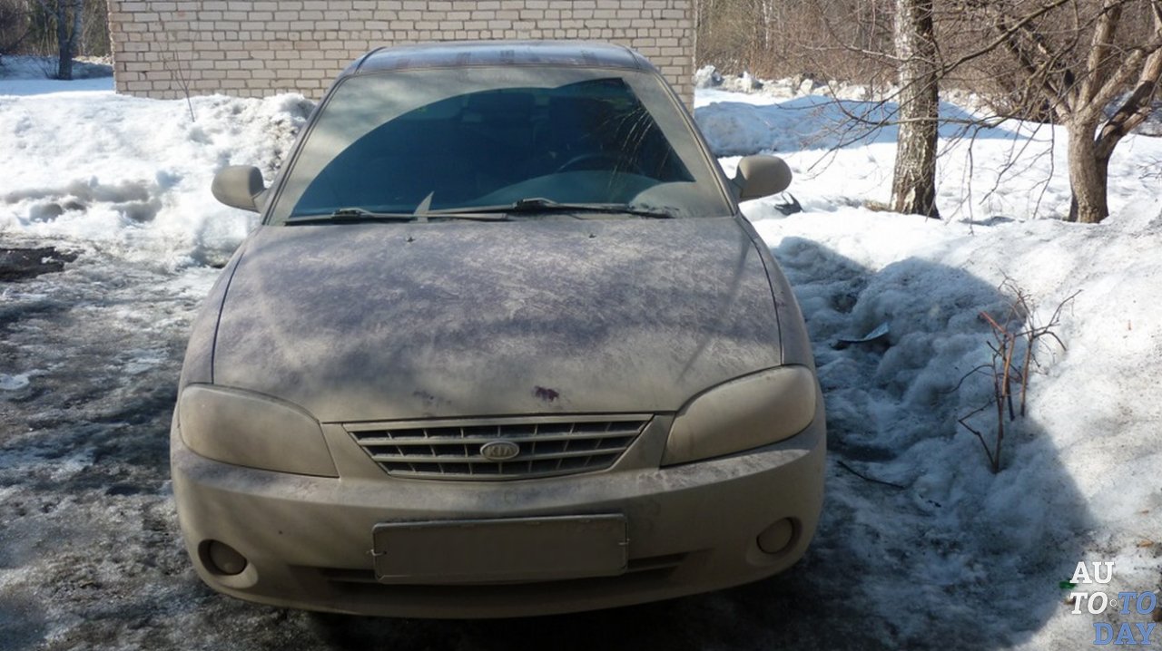 Грязные фары на автомобиле