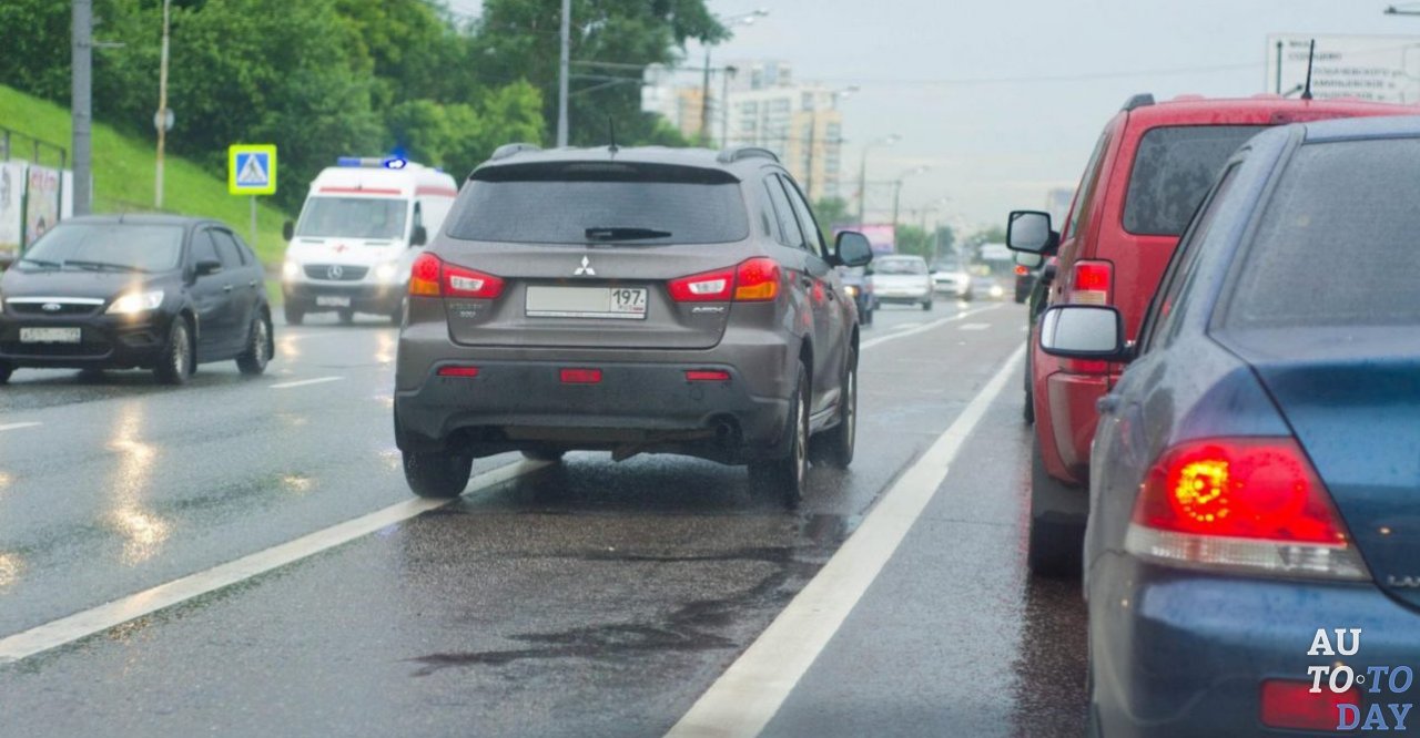 Выезд на полосу встречного движения