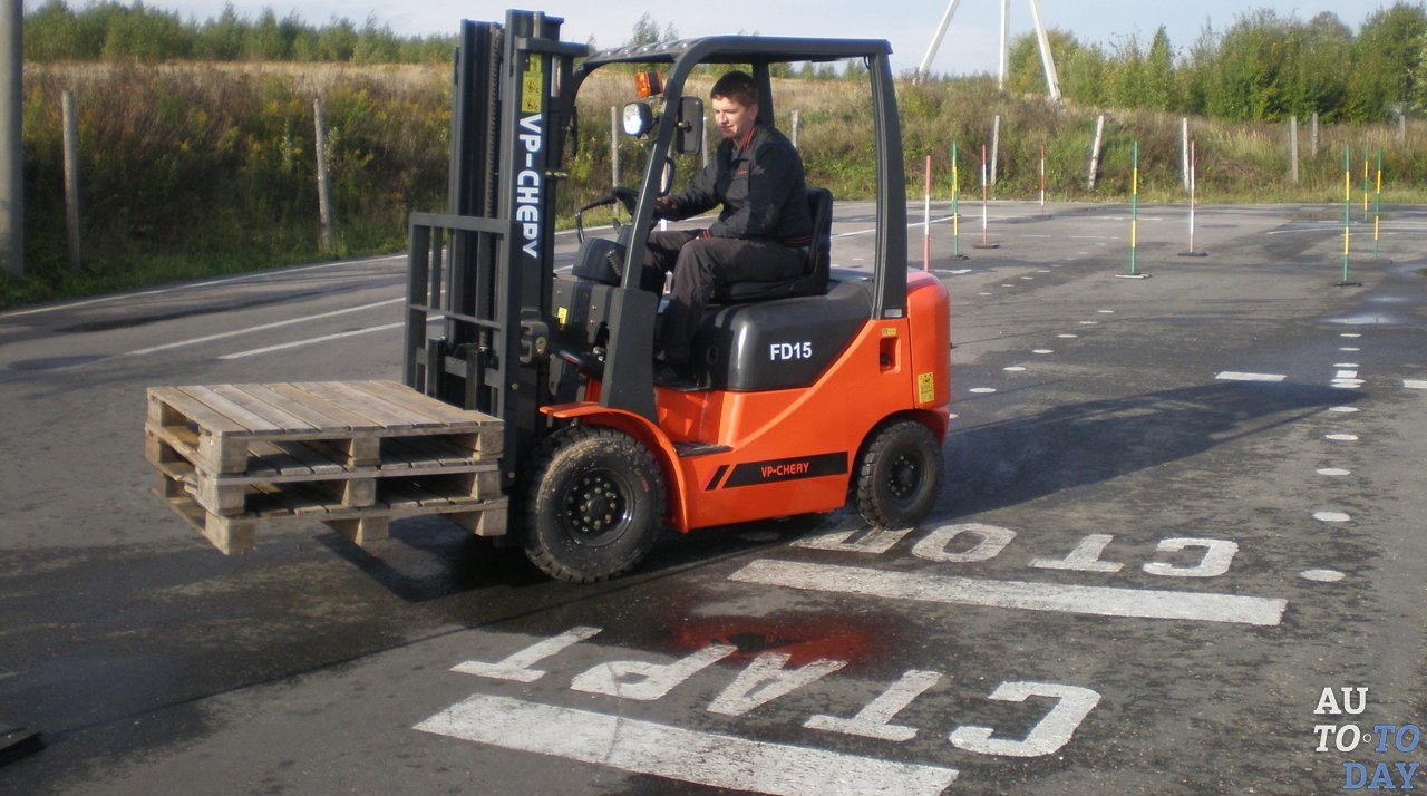 Обучение езде на погружчике Обучение езде на погружчике