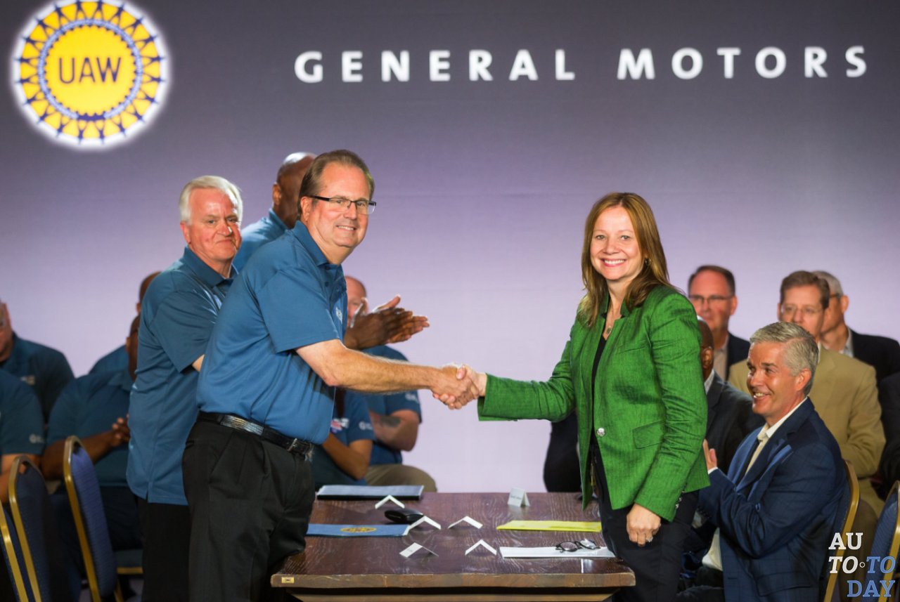 GM и UAW возобновляют переговоры из-за забастовки работников