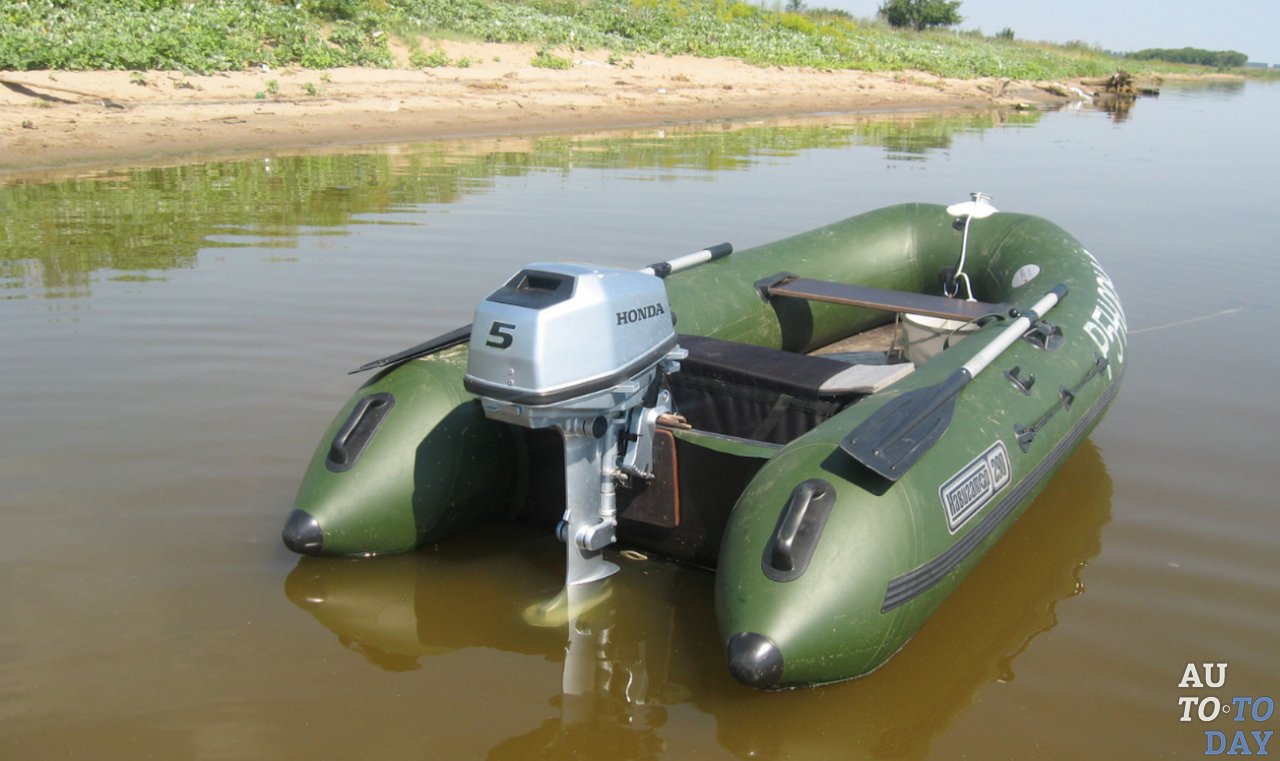 Лодка на моторе Лодка на моторе