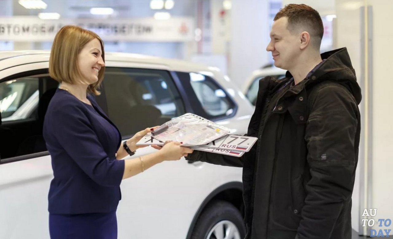 Оформление машины в автосалоне