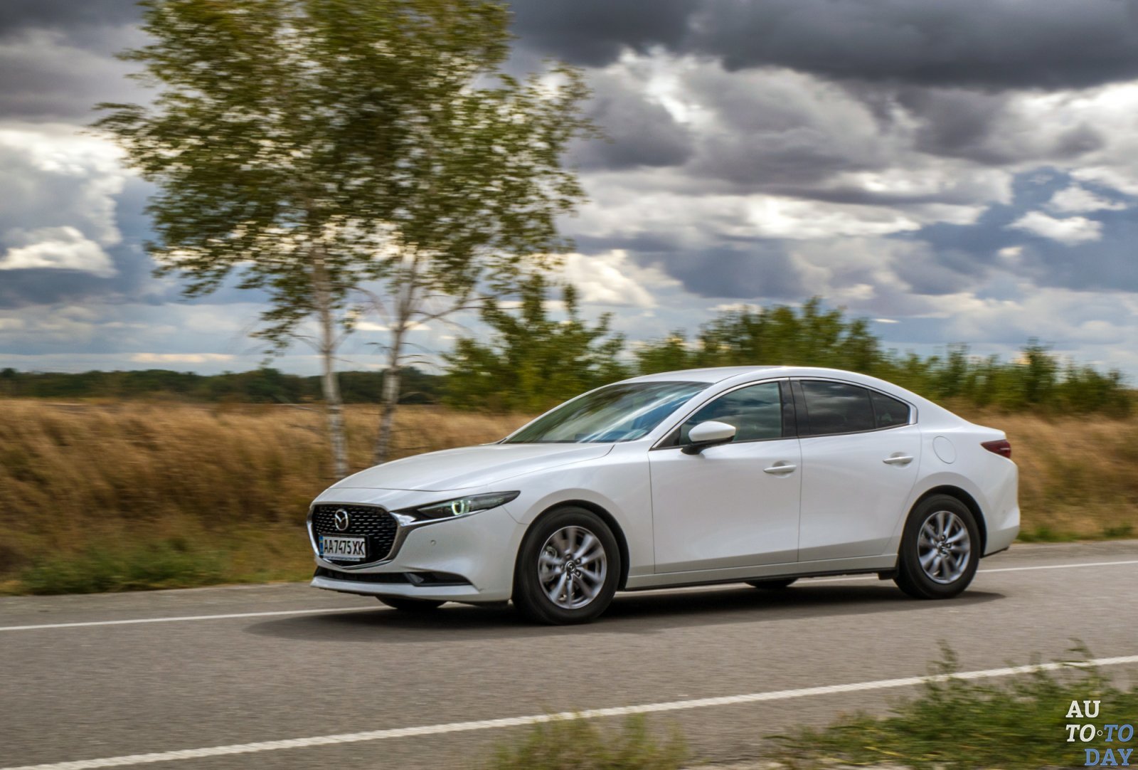 Новый седан mazda