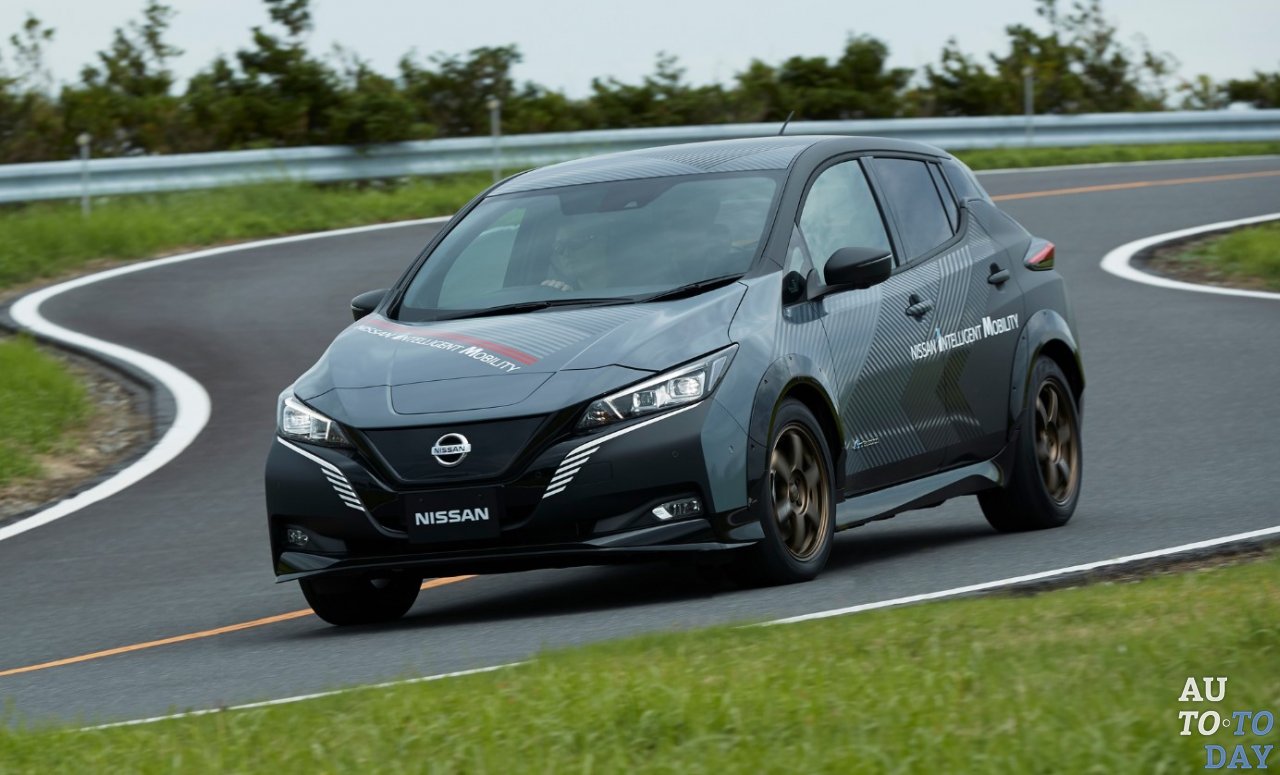 Тестовый Nissan с двумя двигателями предвидит будущие электромобили Тестовый Nissan с двумя двигателями предвидит будущие электромобили