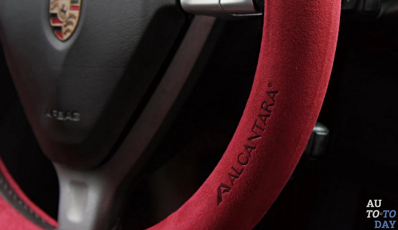 Обшивка из алькантары на руль