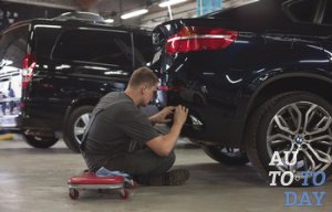 Устанавливаем насадку на глушитель Устанавливаем насадку на глушитель