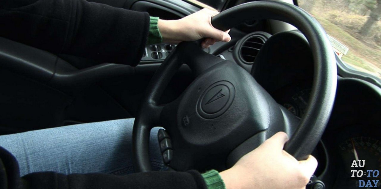 Тянет руль при торможении Тянет руль при торможении