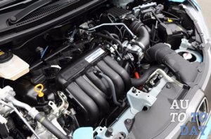 Под капотом гибридного авто Под капотом гибридного авто