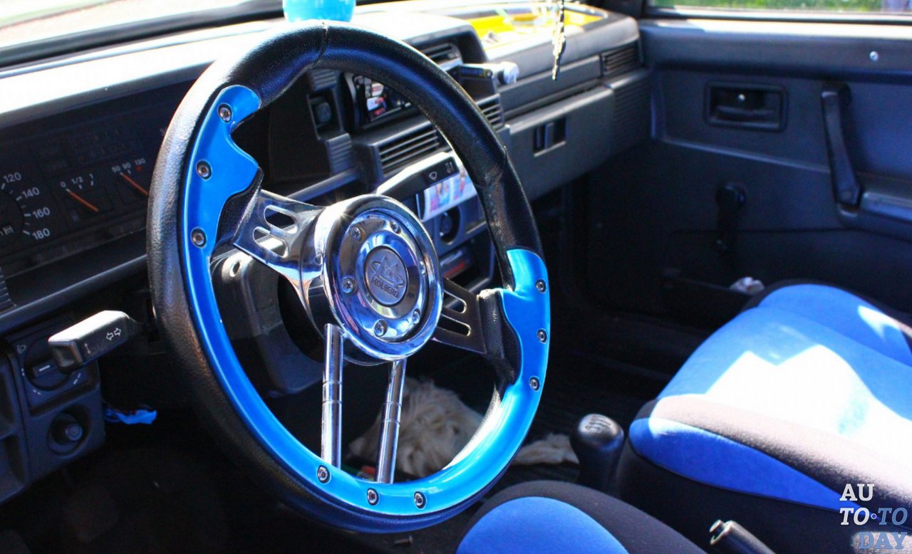 Спортивный автомобиль в машине Спортивный автомобиль в машине