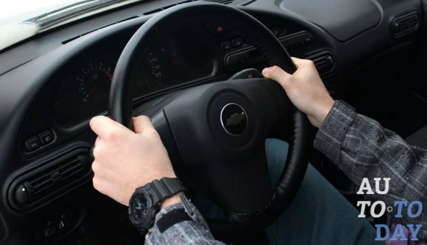 Стук в рейке при покачивании руля: на месте, вправо или влево, слышен ...