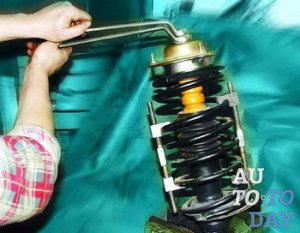 Замена стоек амортизаторов