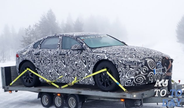 Новый флагманский электромобиль Jaguar XJ замечен на тестах
