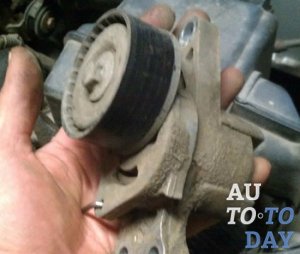 Натяжной ролик Натяжной ролик