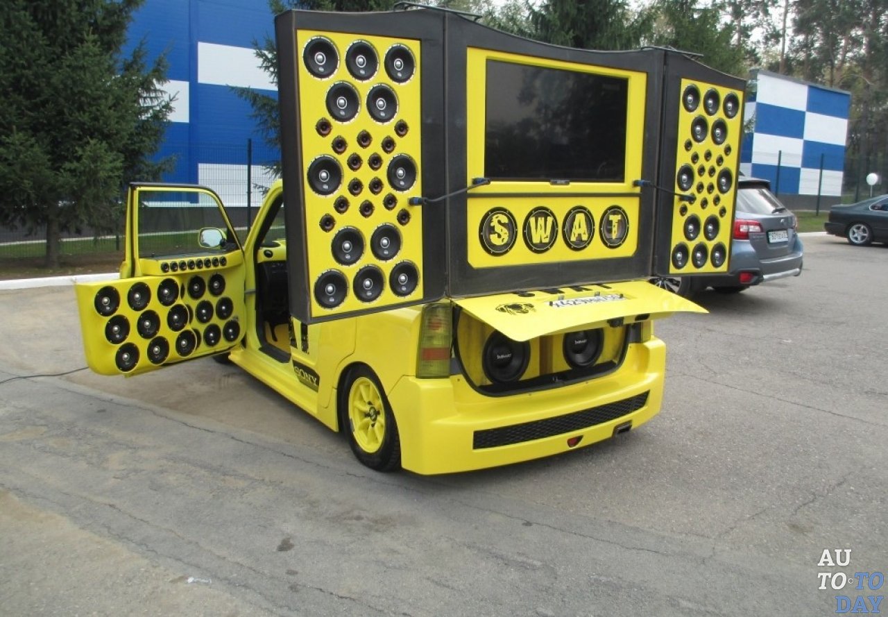 автобус с автозвуком